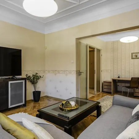 Aristocratic 2 Bedroom Flat Next To Ndk Apartment Sofia
