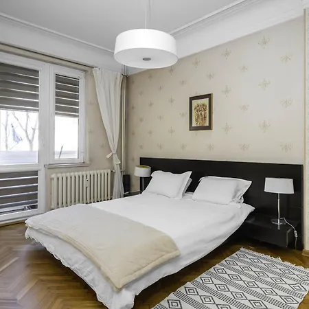 Aristocratic 2 Bedroom Flat Next To Ndk Lägenhet